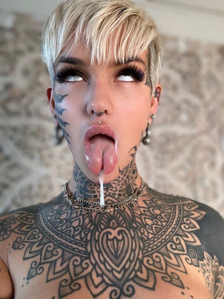 Marz the AUSTR-ALIEN - ONLINE NOW is a Australian OnlyFans Model