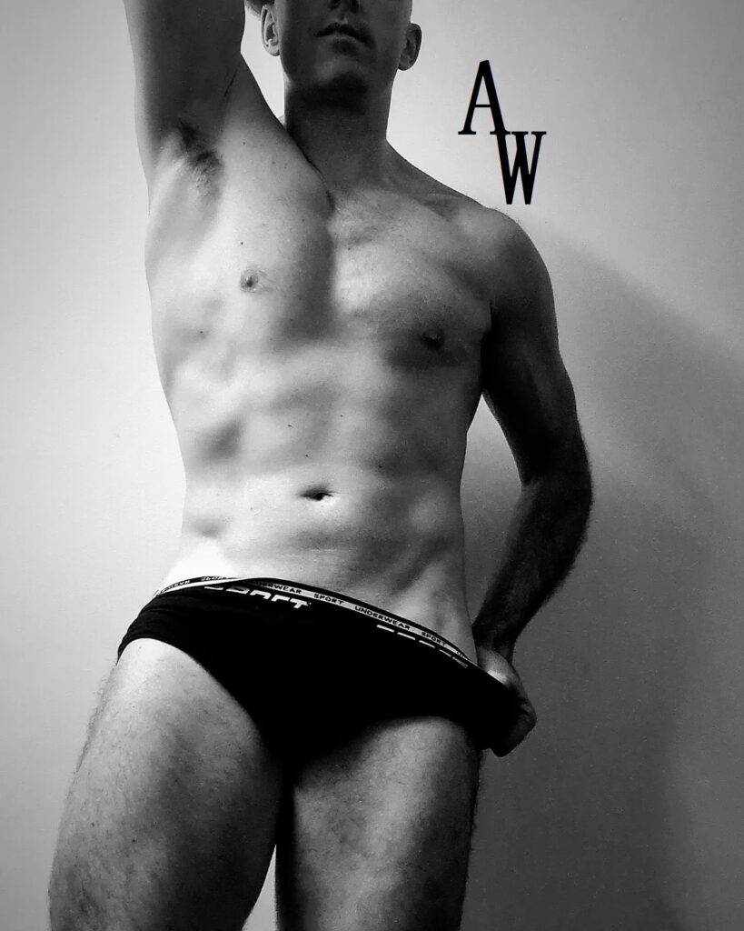 Ari White is a Australian OnlyFans Model