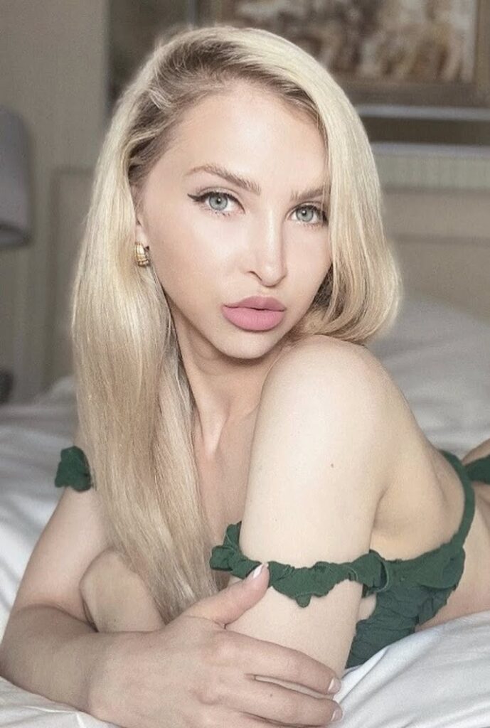 Alix Lynx is a Australian OnlyFans Model