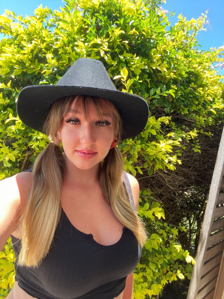 Queen Raven is a Australian OnlyFans Model