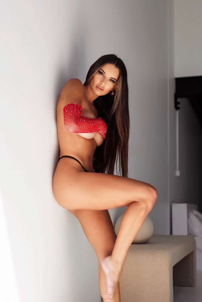 Taylaa is a Australian OnlyFans Model