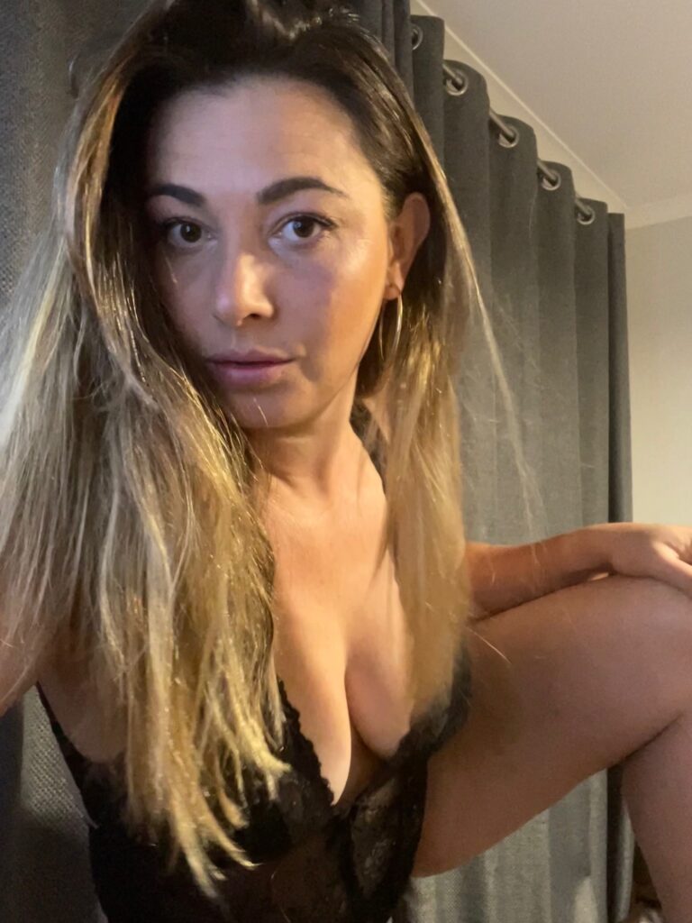 Miss Rosie J is a Australian OnlyFans Model